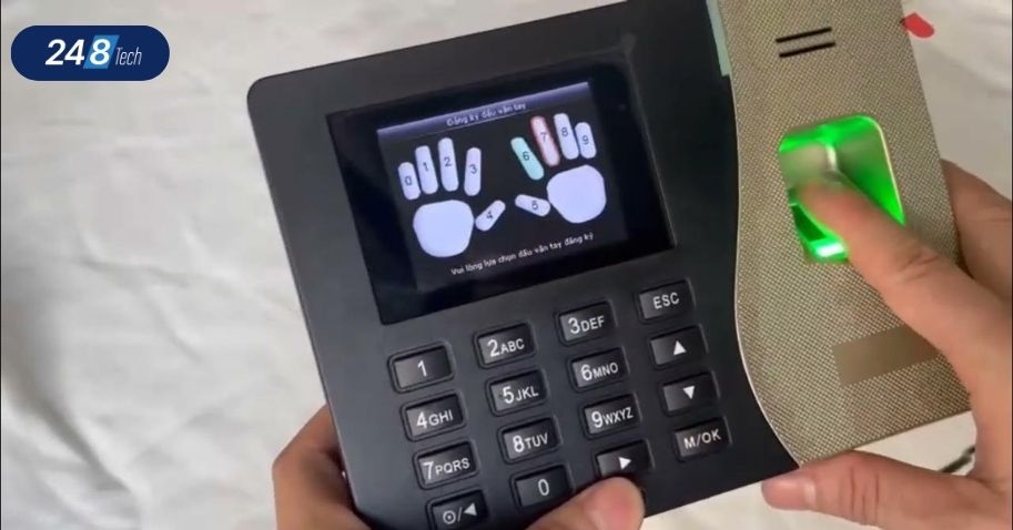 Đăng ký dấu vân tay cho nhân viên doanh nghiệp